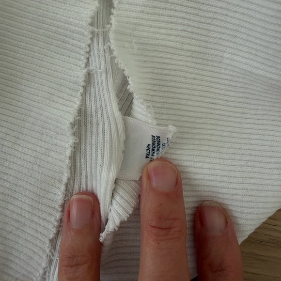 Re/Done by Hanes tank - Picture 4 of 6